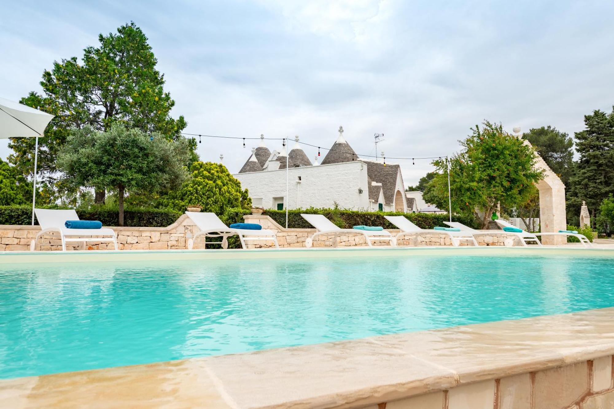 Trullo Degli Anelli In Masseria Cisternino Exterior photo