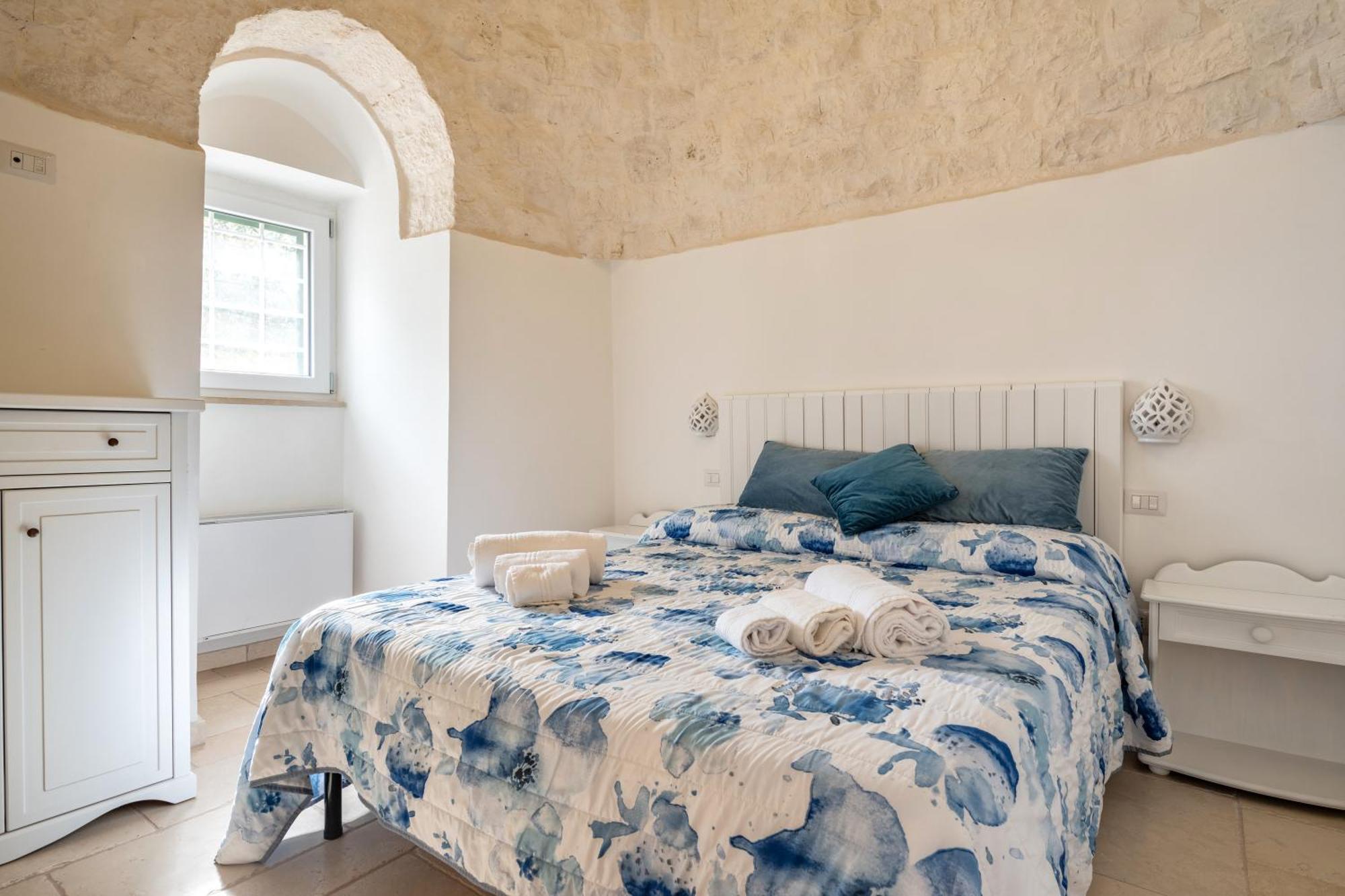 Trullo Degli Anelli In Masseria Cisternino Exterior photo