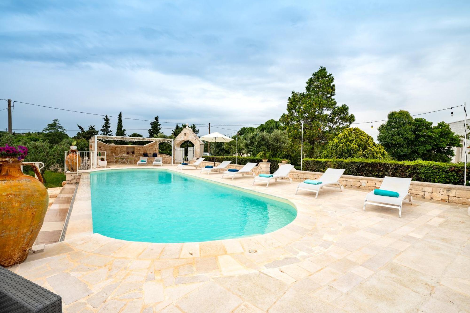 Trullo Degli Anelli In Masseria Cisternino Exterior photo